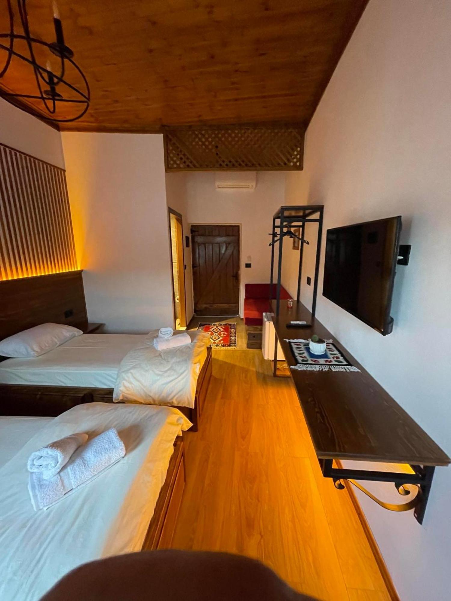 Hotel Grey Stone Gjirokastër Exterior foto
