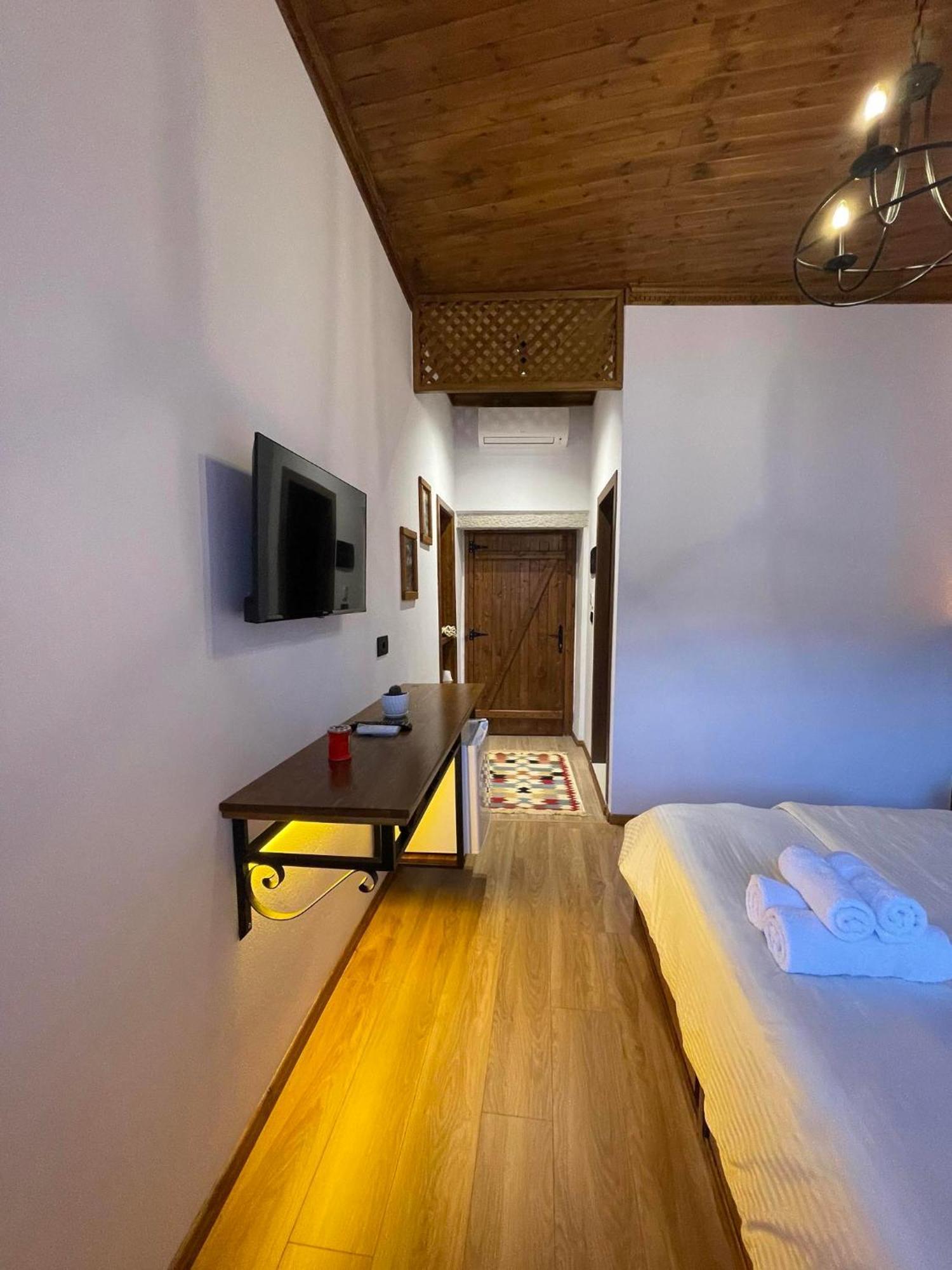 Hotel Grey Stone Gjirokastër Exterior foto