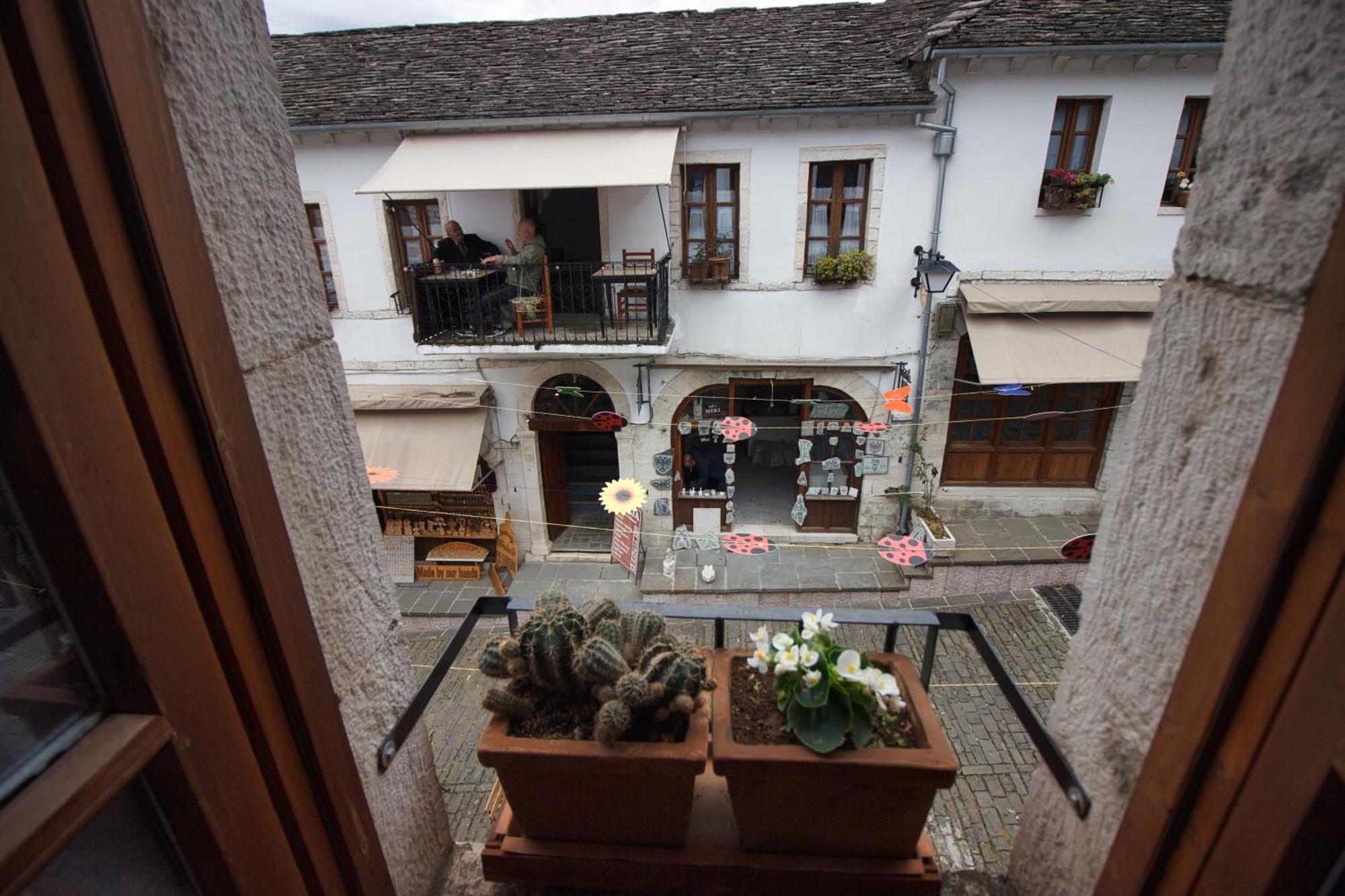 Hotel Grey Stone Gjirokastër Exterior foto
