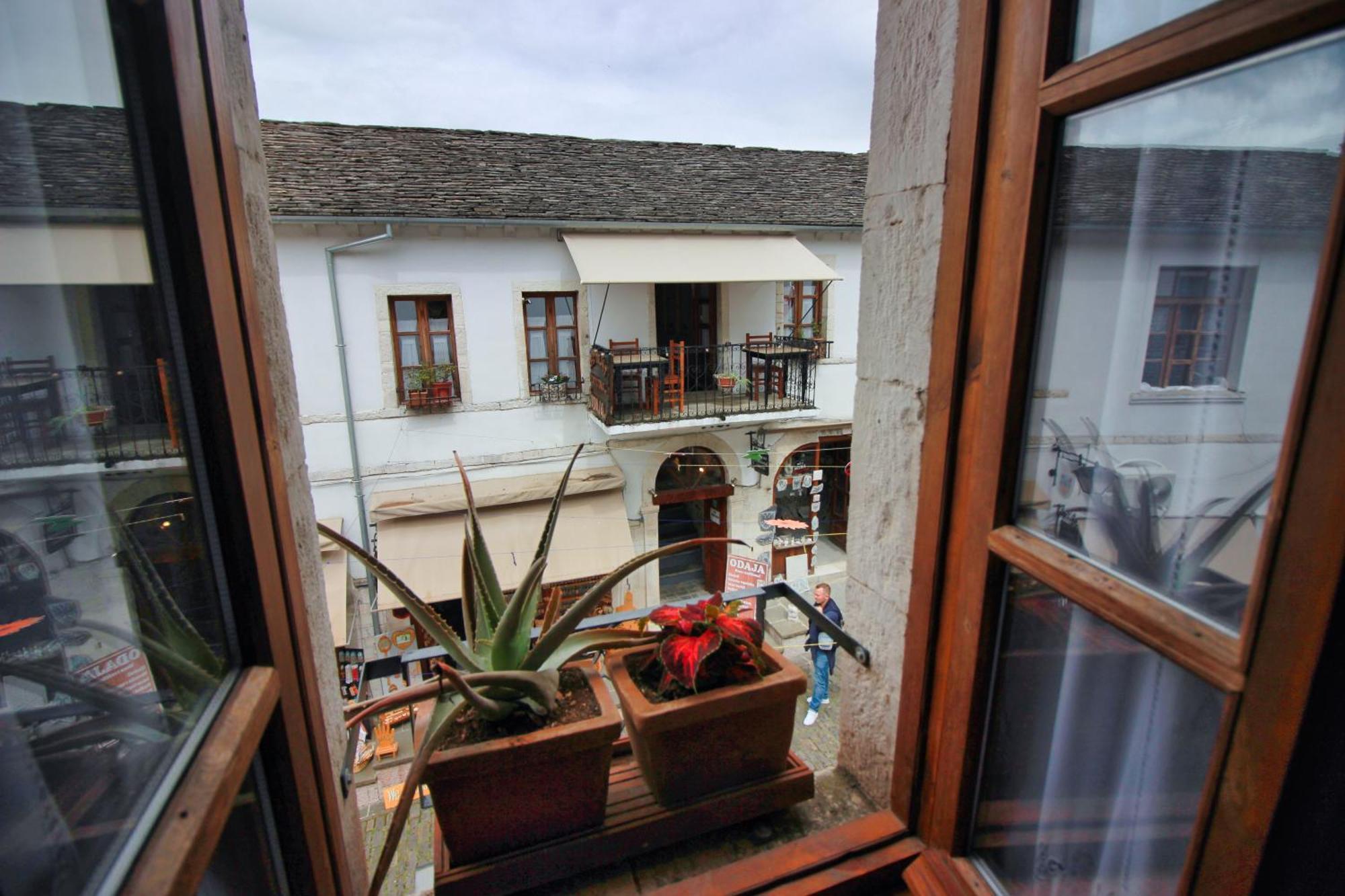 Hotel Grey Stone Gjirokastër Exterior foto
