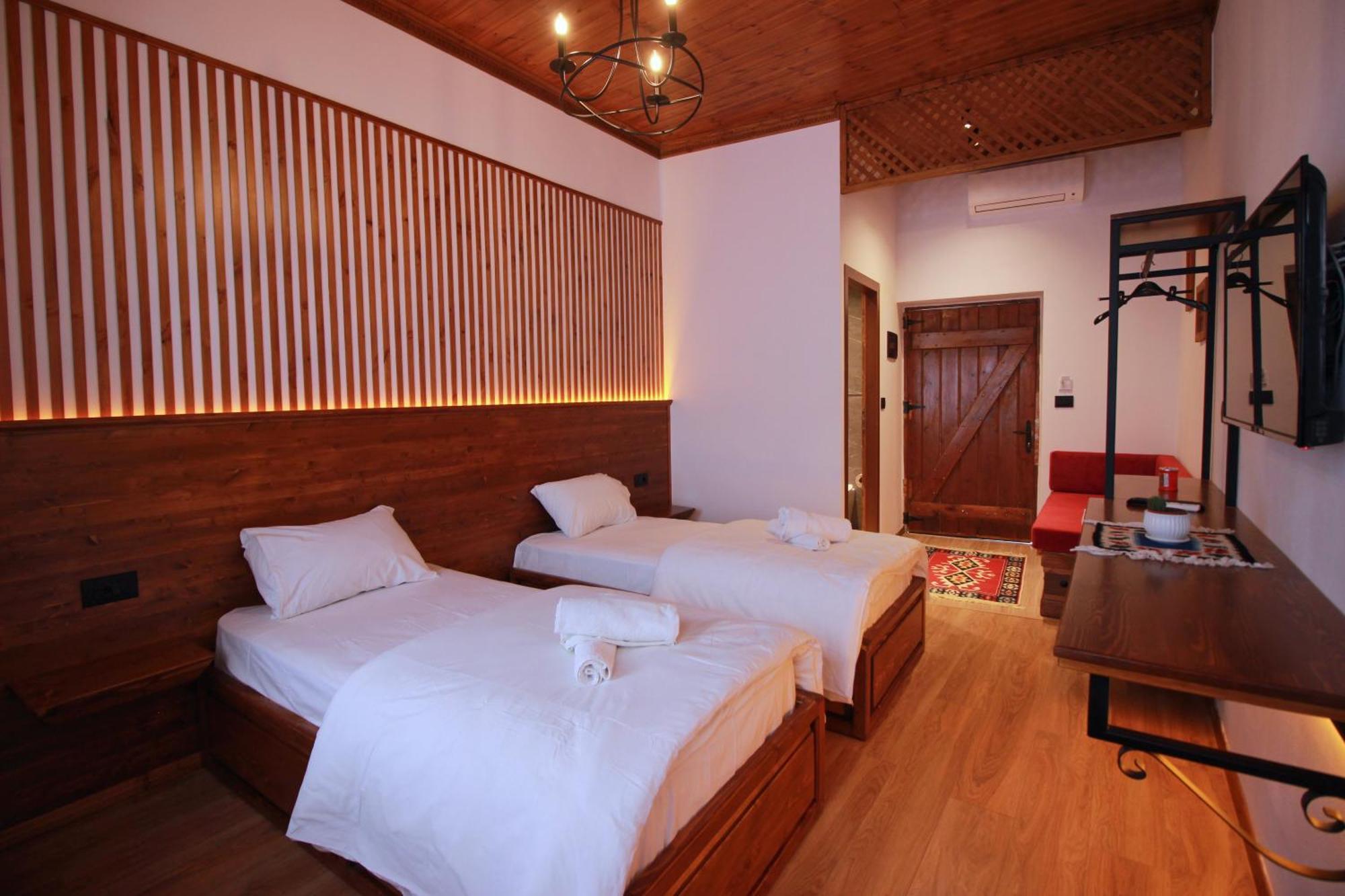 Hotel Grey Stone Gjirokastër Exterior foto