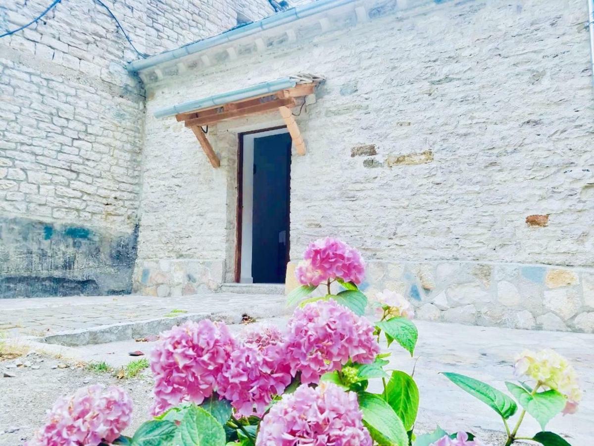 Hotel Grey Stone Gjirokastër Exterior foto
